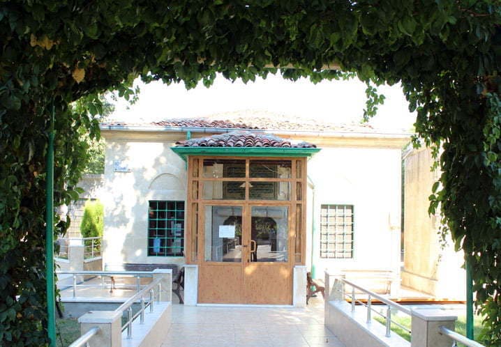 Yazıcızade Mehmet Efendi Türbesi