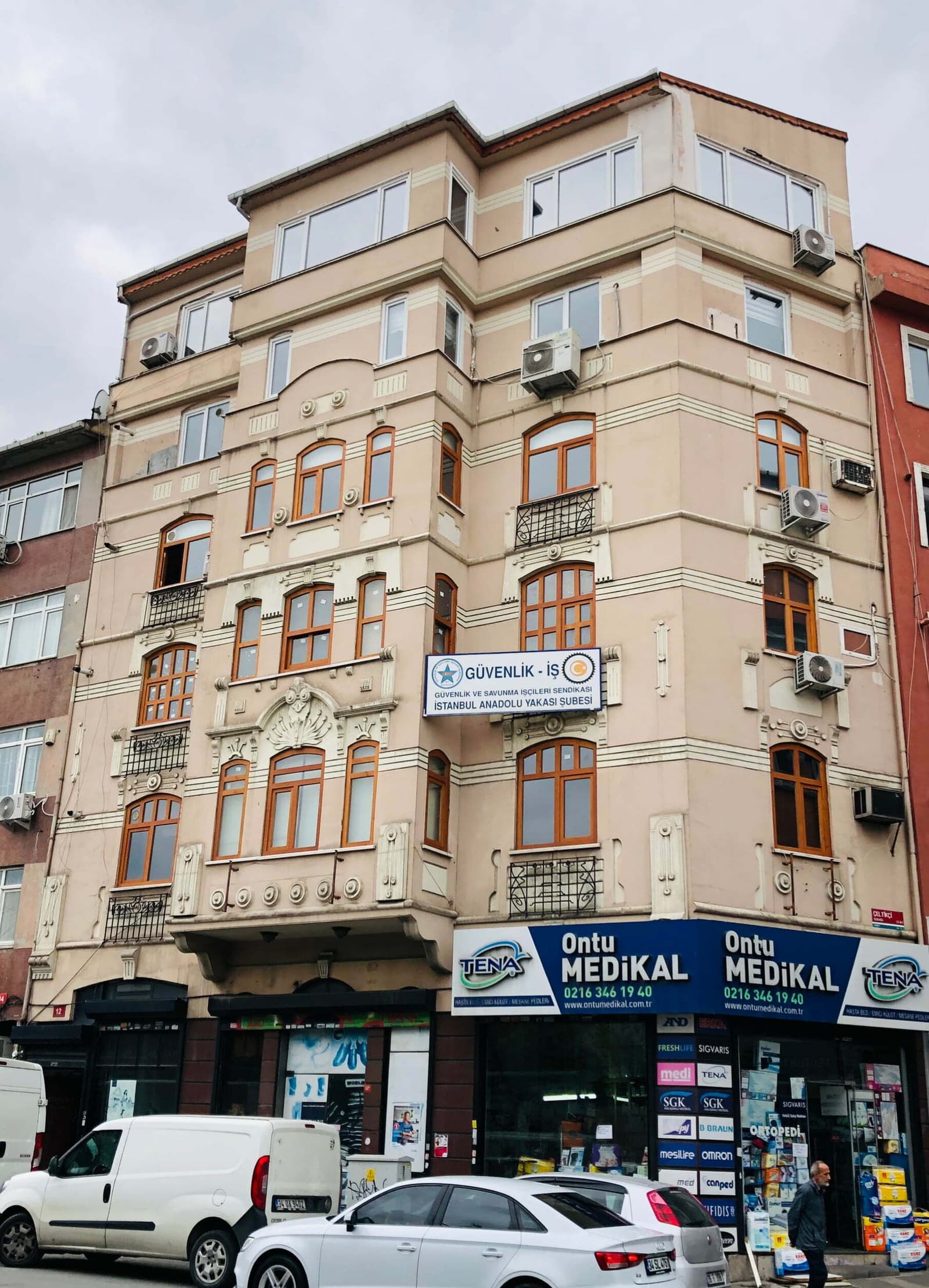 Sadakat Apartmanı