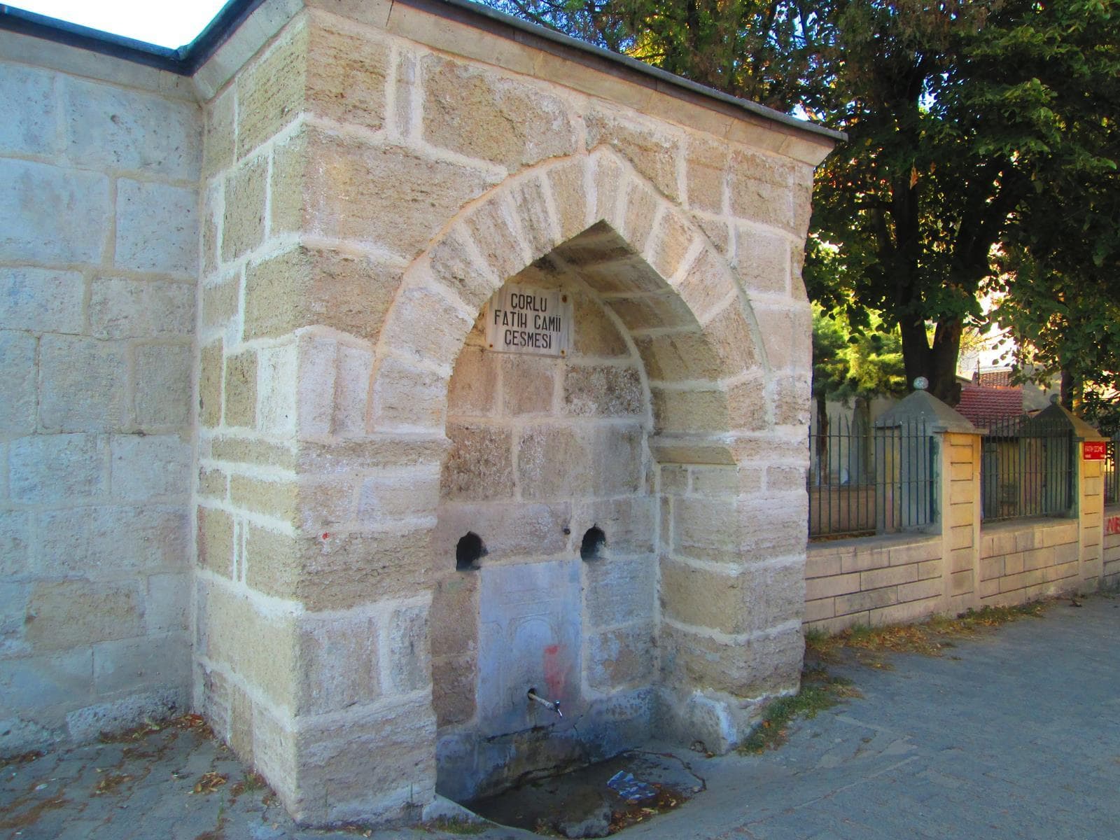 Fatih Camii Çeşmesi