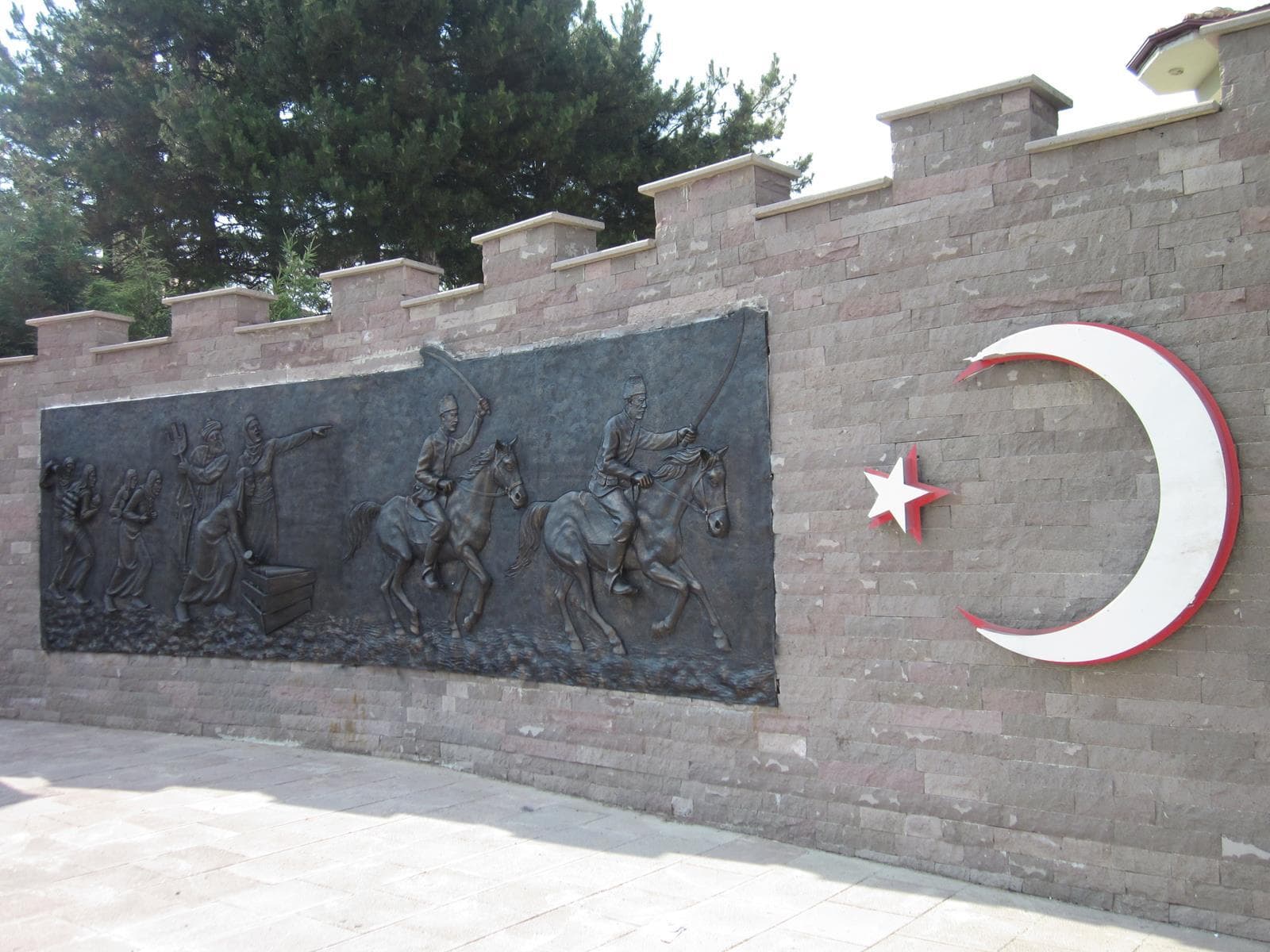 Kurtuluş Parkı ve Anıtı