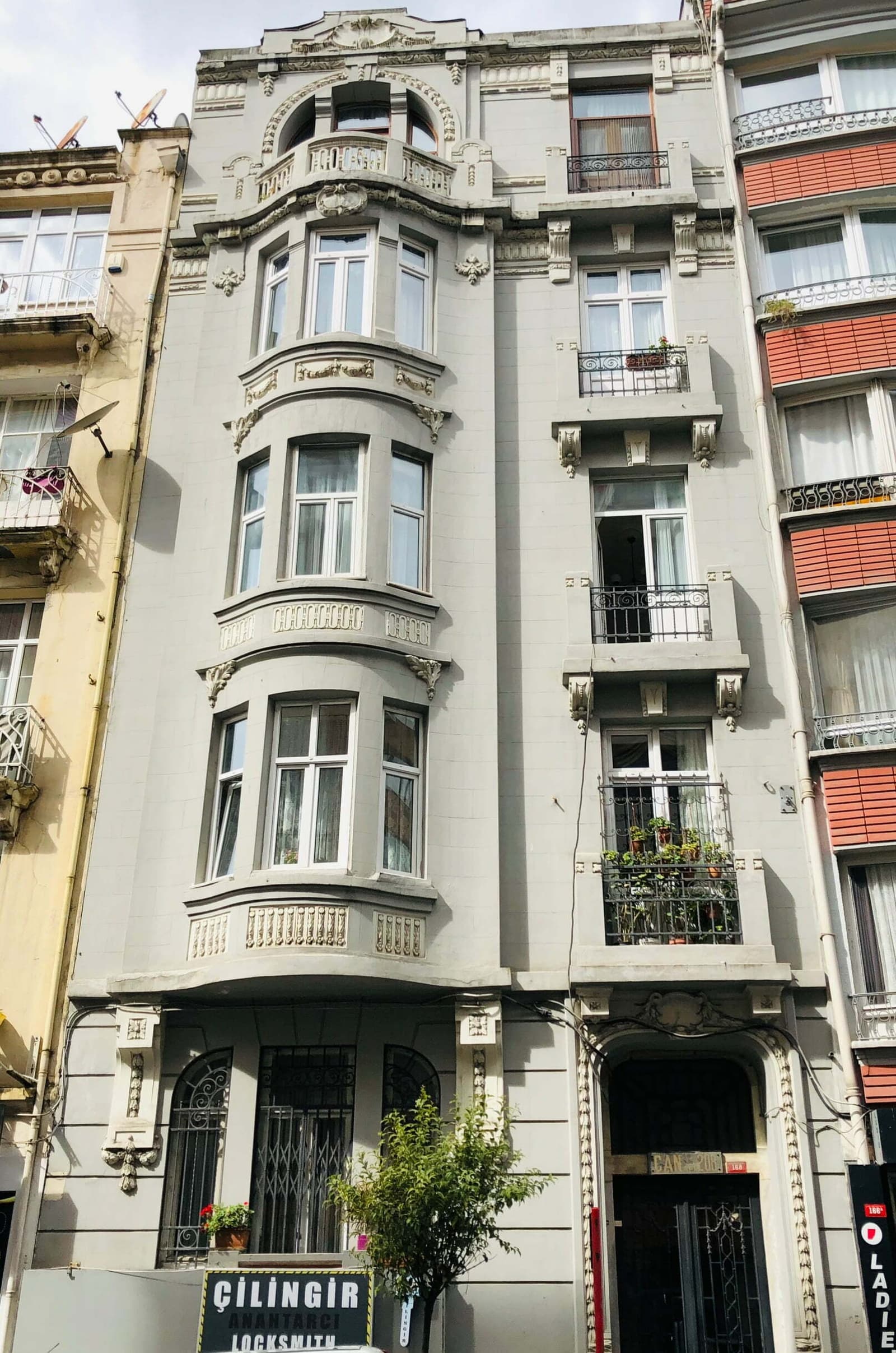 Can Apartmanı, Kurtuluş