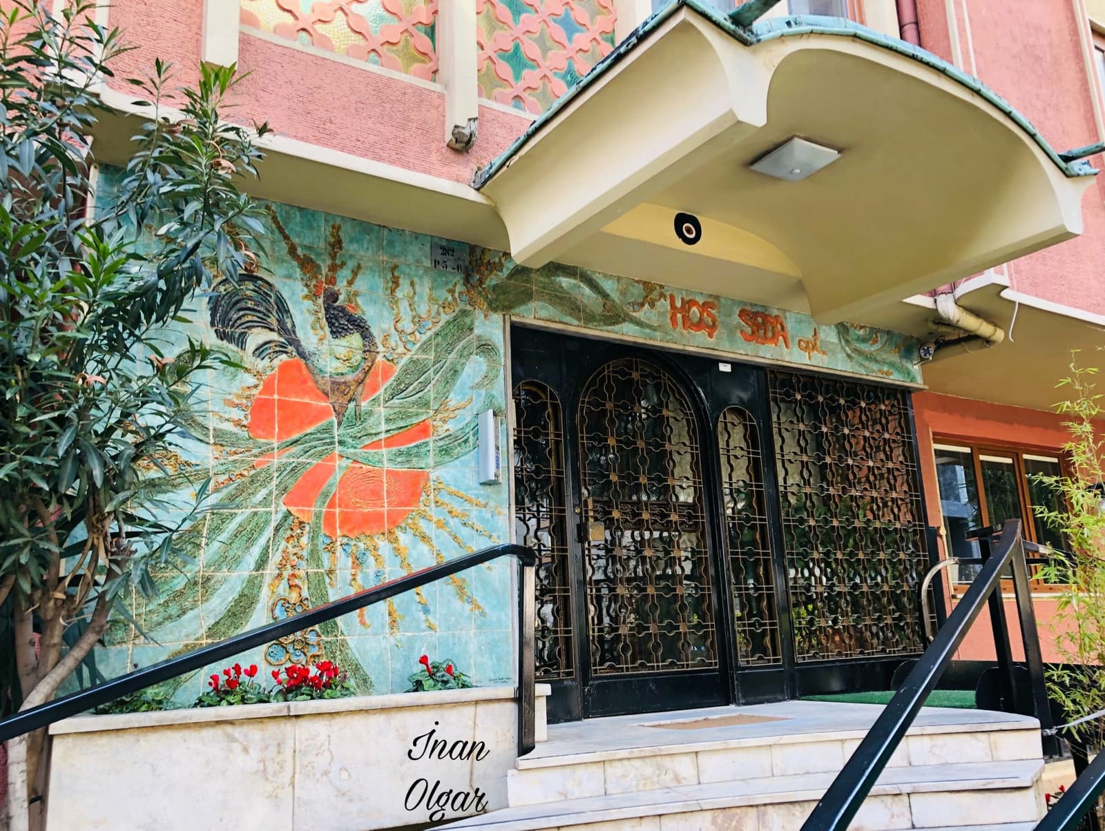 Hoş Seda Apartmanı Seramik Panosu
