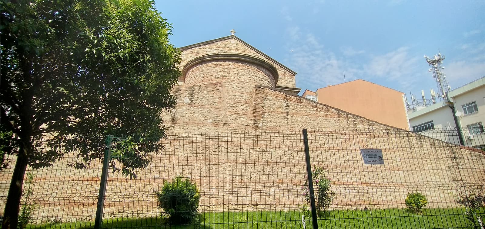 Surp Hagop Ermeni Kilisesi
