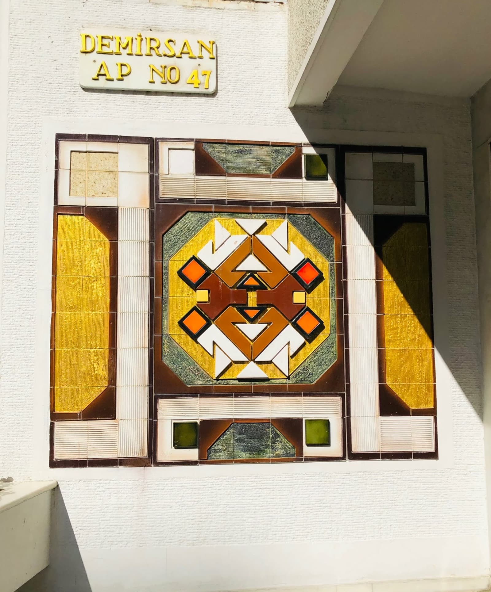 Demirsan Apartmanı Seramik Panosu