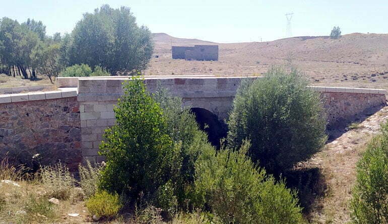 Bozarmut Köprüsü