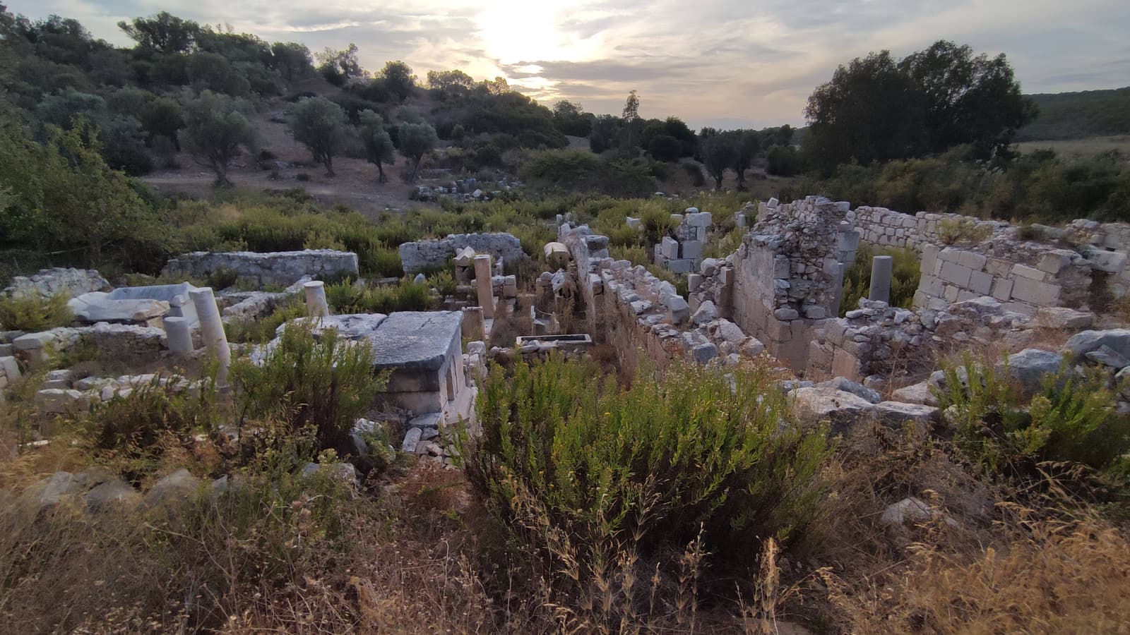 Patara Kaynak Kilisesi