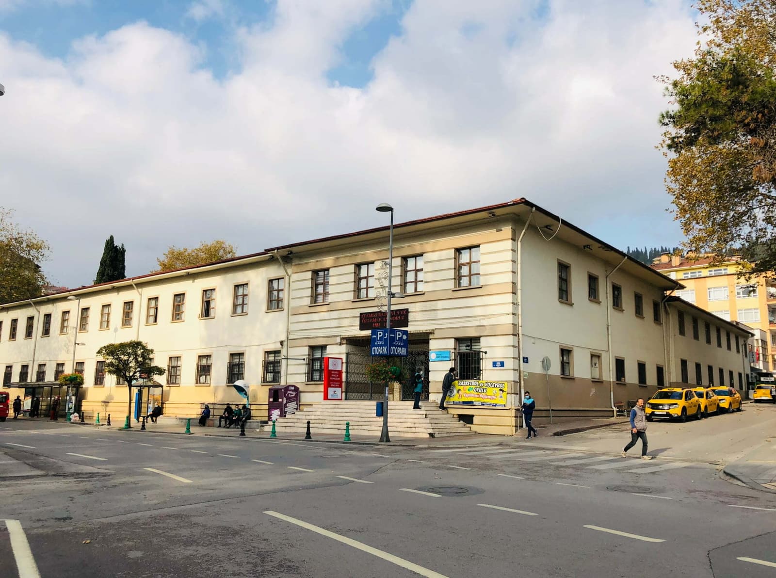 İzmit Lisesi