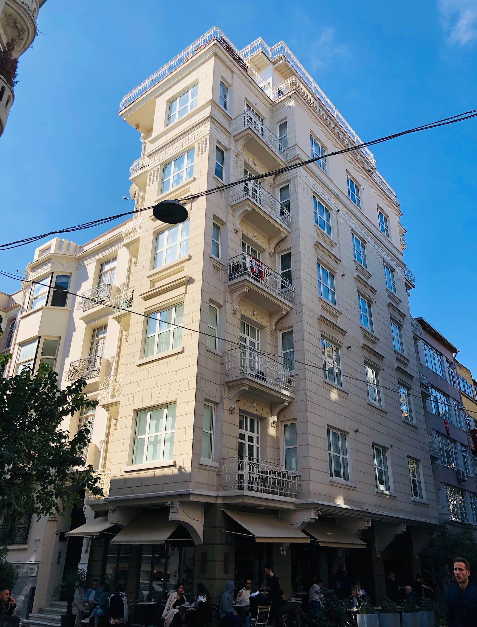 Coşkun Apartmanı, Cihangir