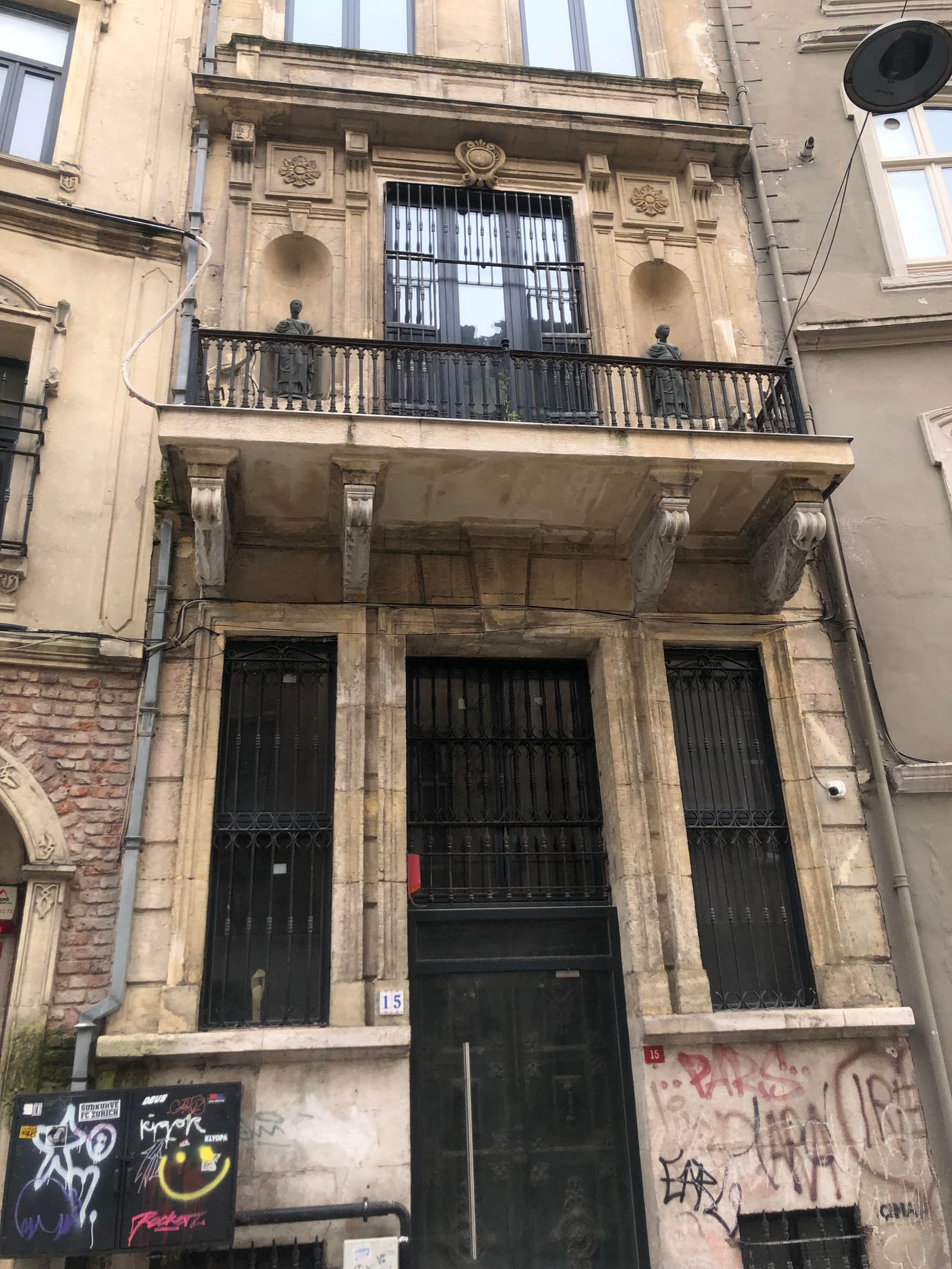 Konut - Kuloğlu, Faik Paşa Caddesi, 15
