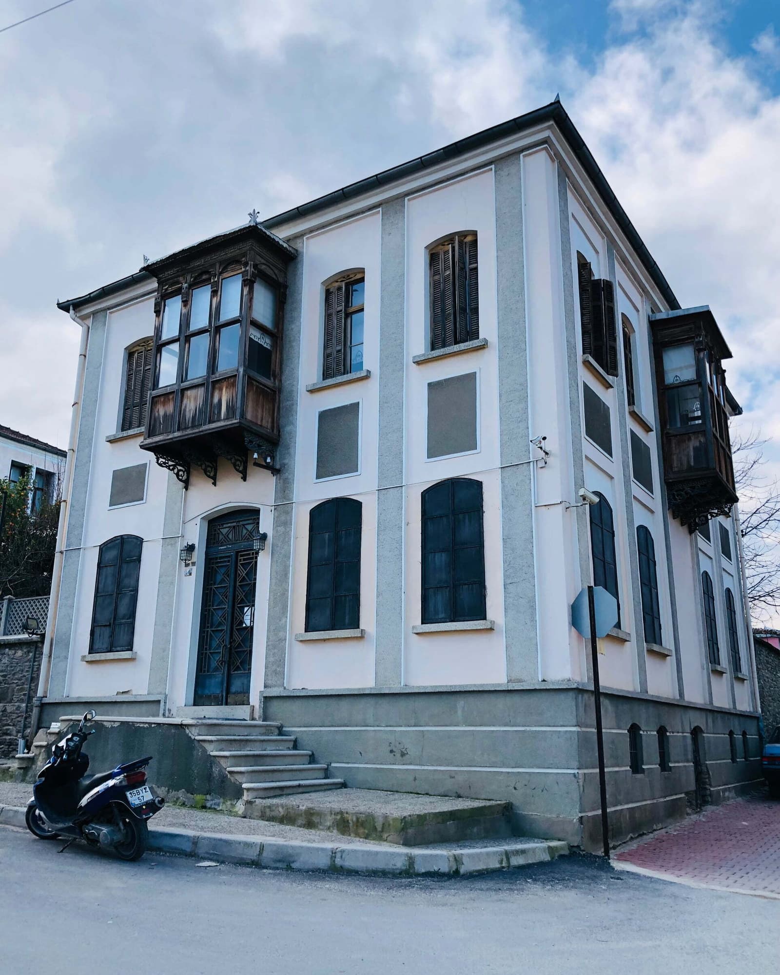 Gülcüoğlu Konakları