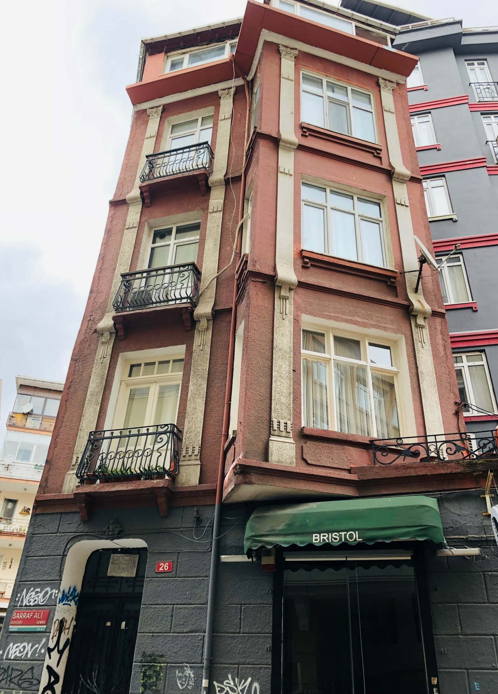 Eren Apartmanı