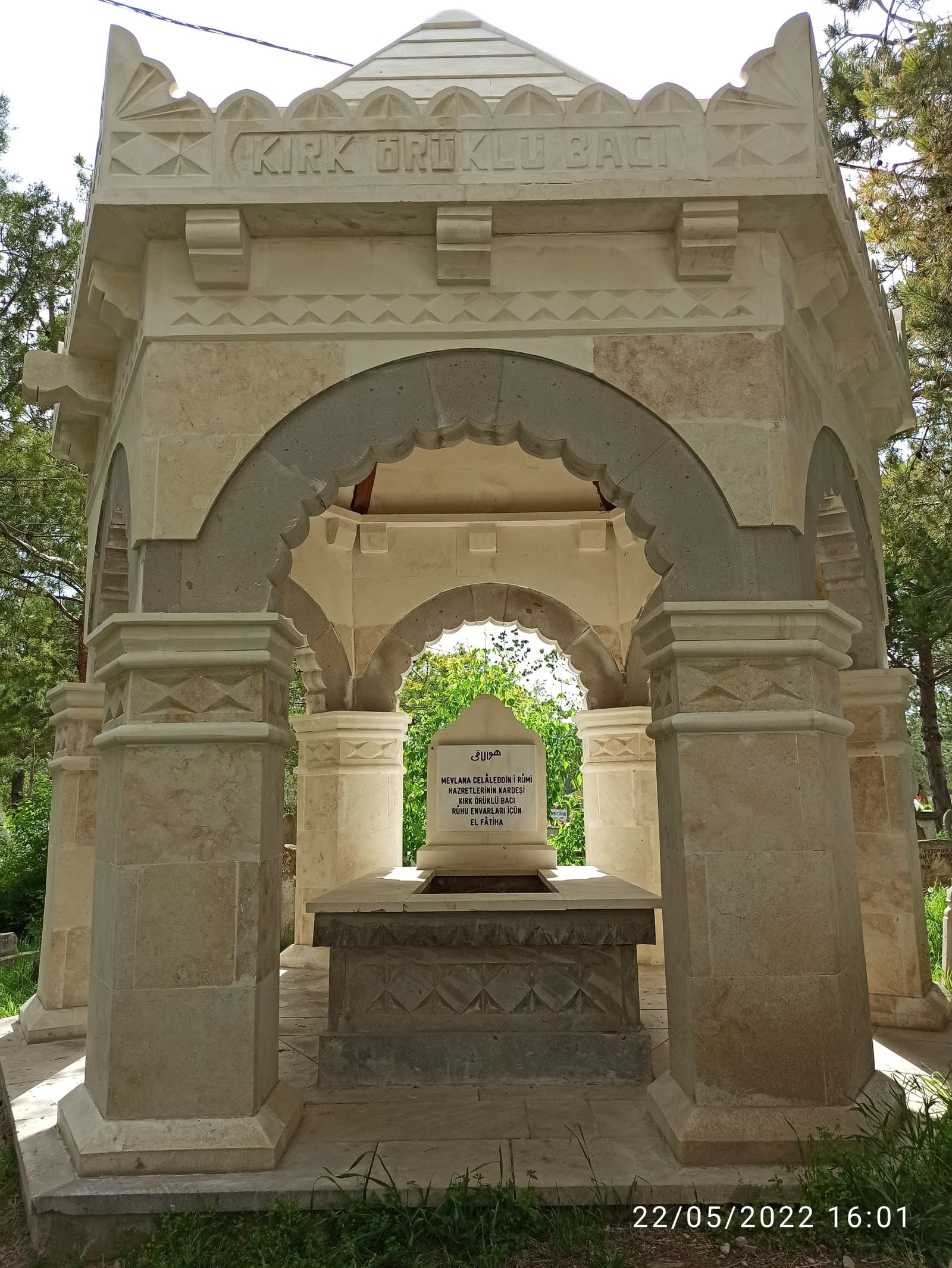 Kırk Örüklü Bacı Türbesi