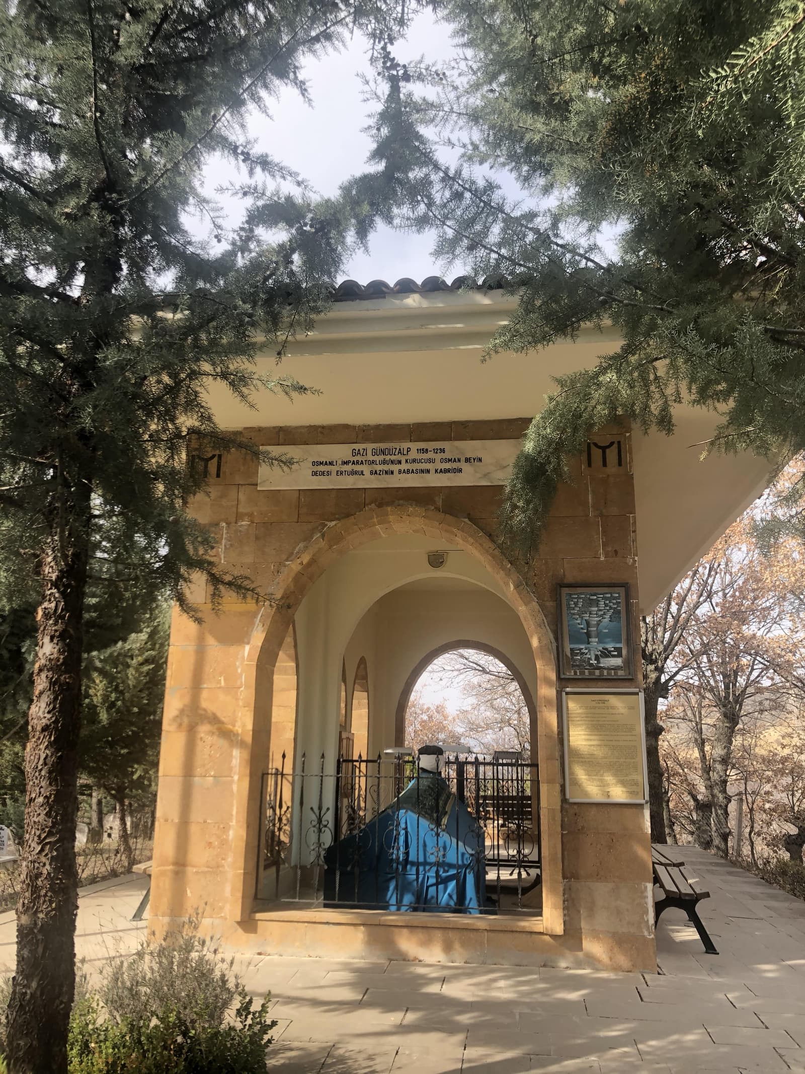 Gazi Gündüz Alp Türbesi