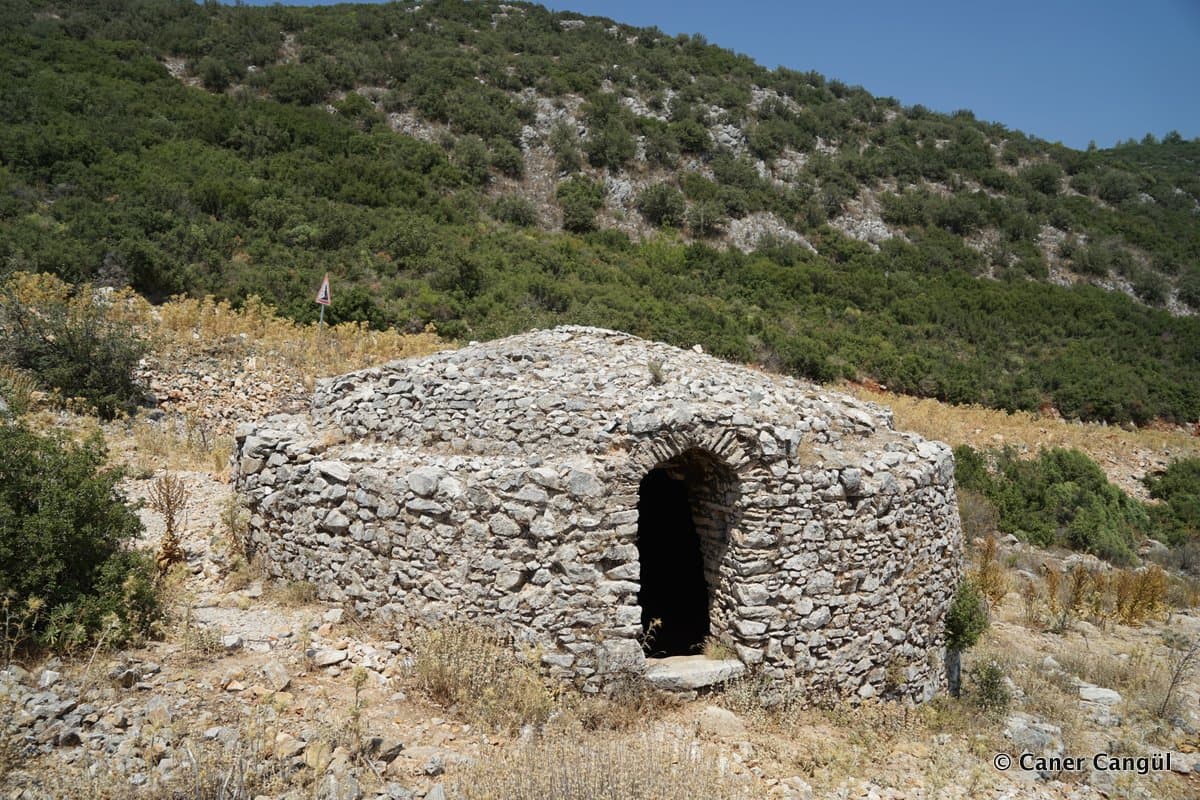 Ula Kabacapınar Mezarlığı Yakınındaki Sarnıç