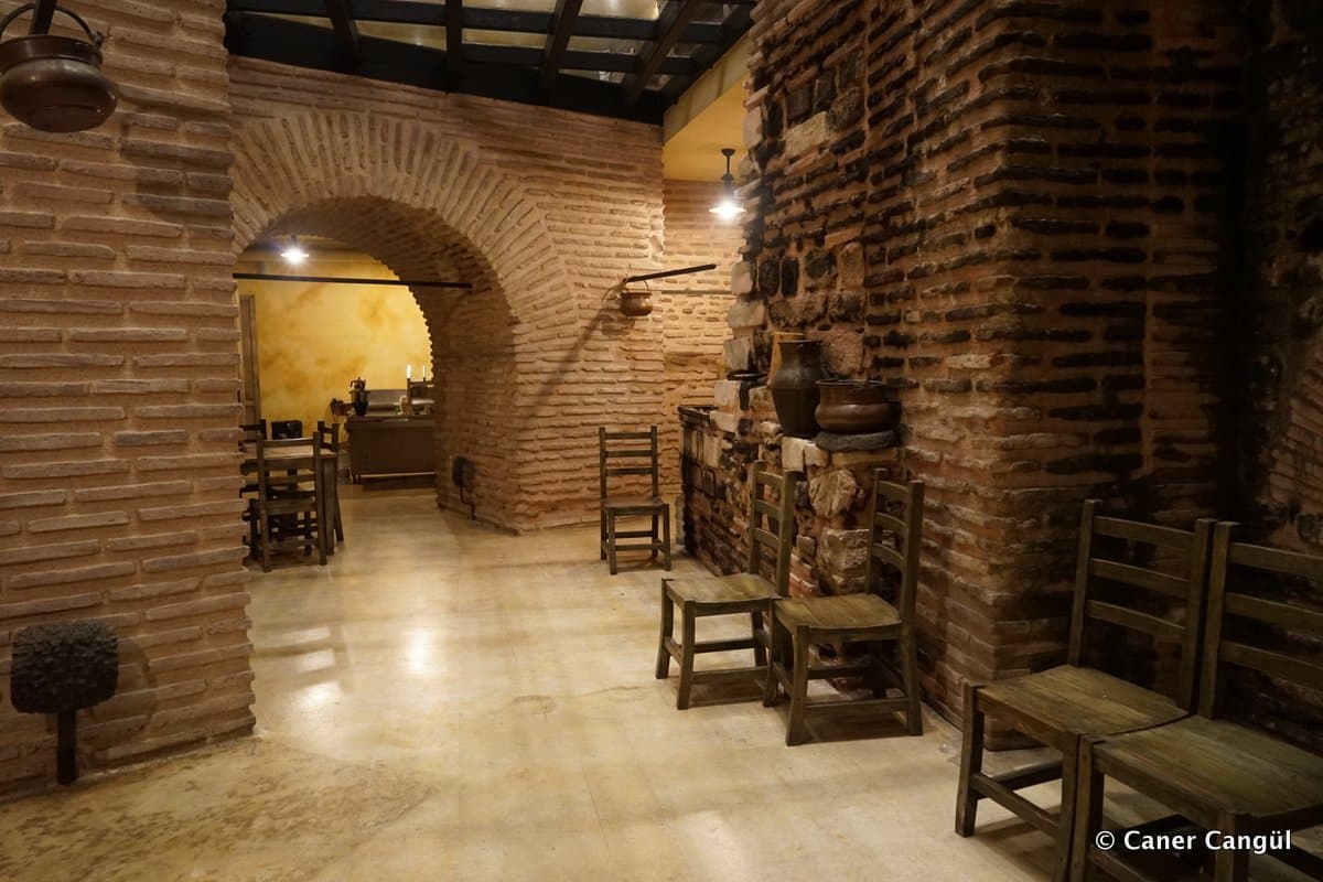 Terzioğlu Halı Mağazası Altındaki Roma Villası
