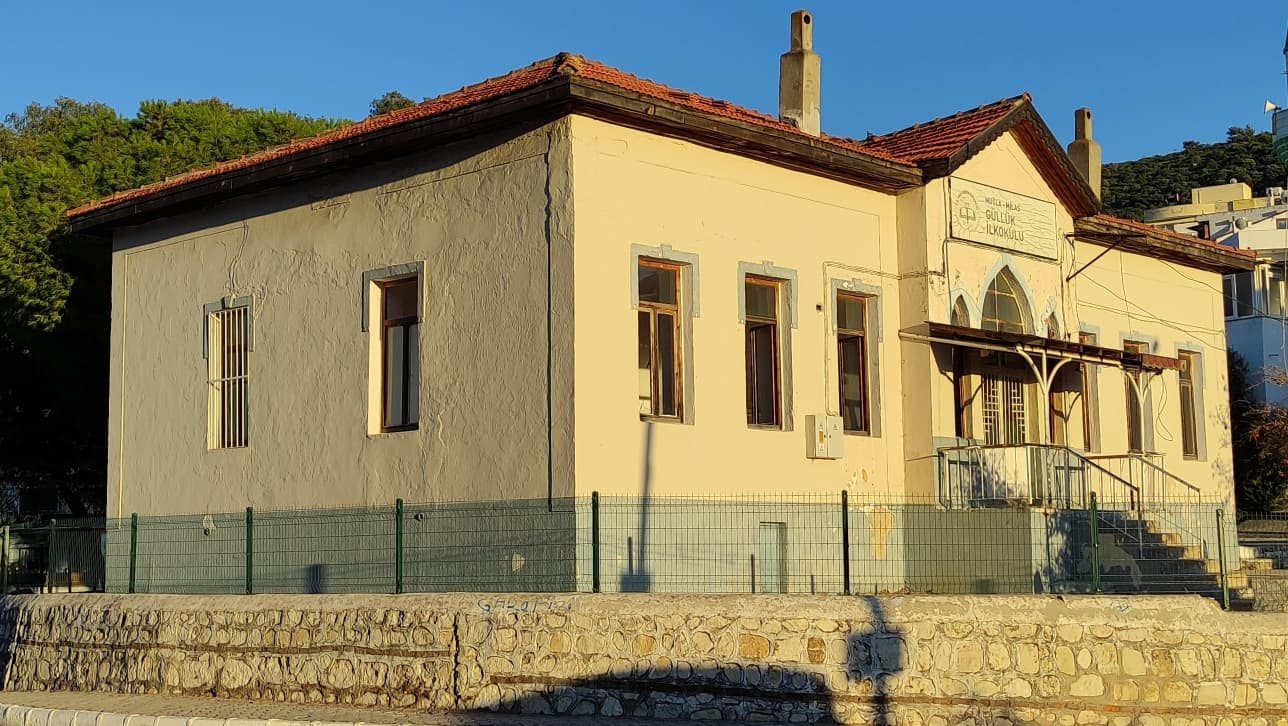 Güllük İlkokulu