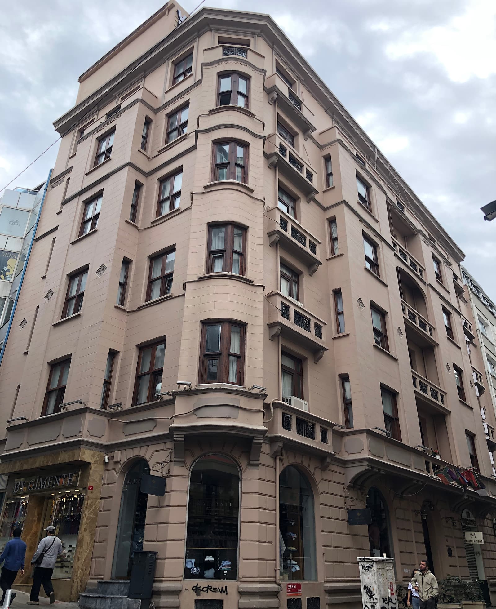 Şark Apartmanı, Osmanbey