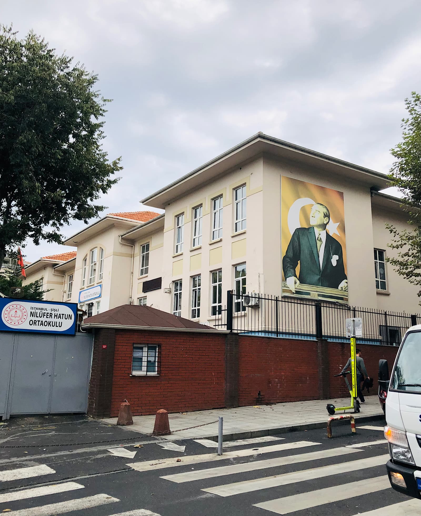 Nilüfer Hatun Ortaokulu