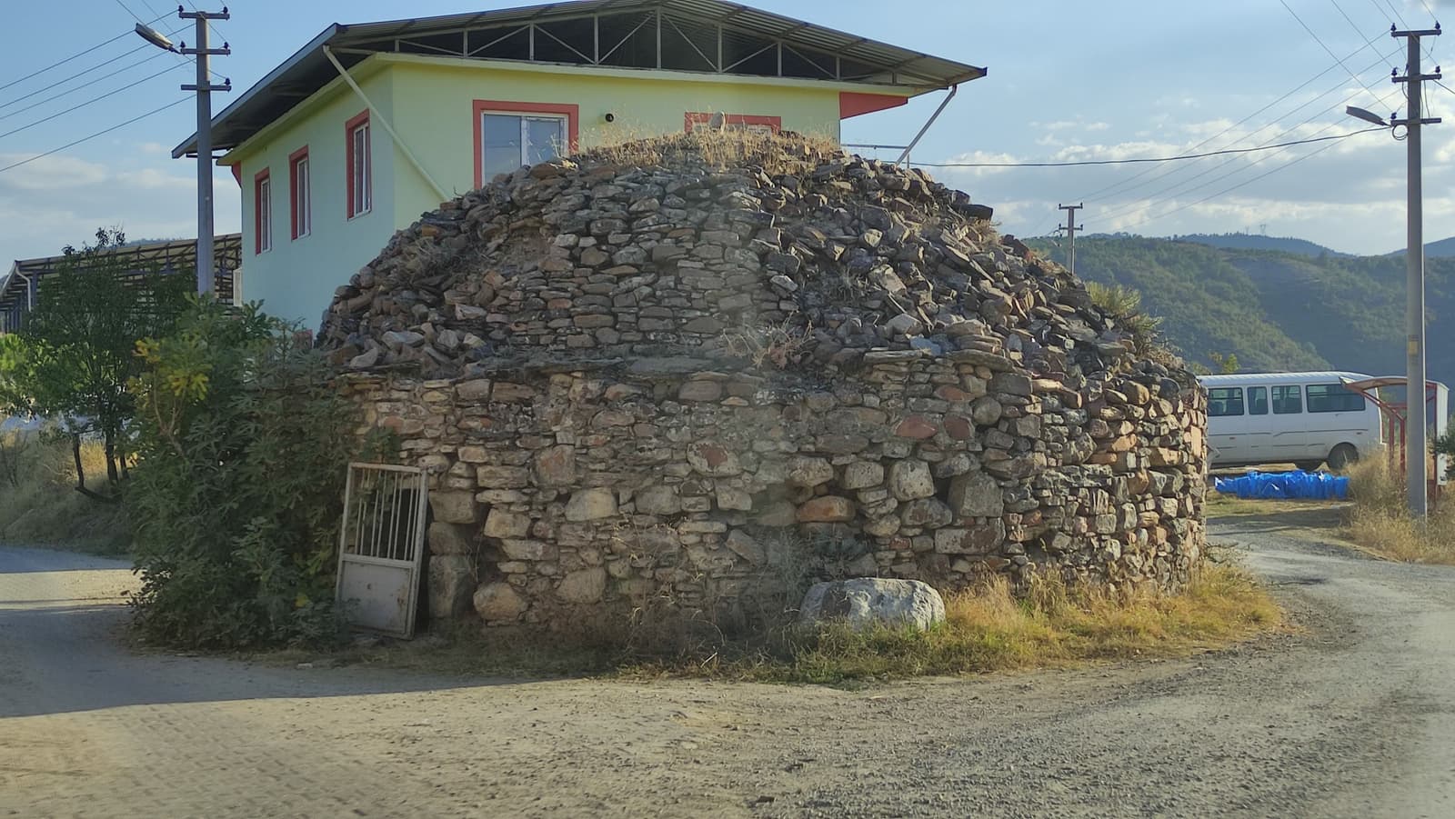 Sarnıç, Tütüncüler
