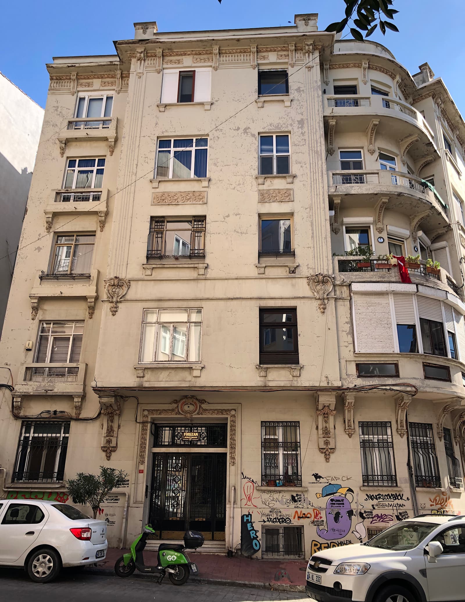 Firuzan Apartmanı, Cihangir