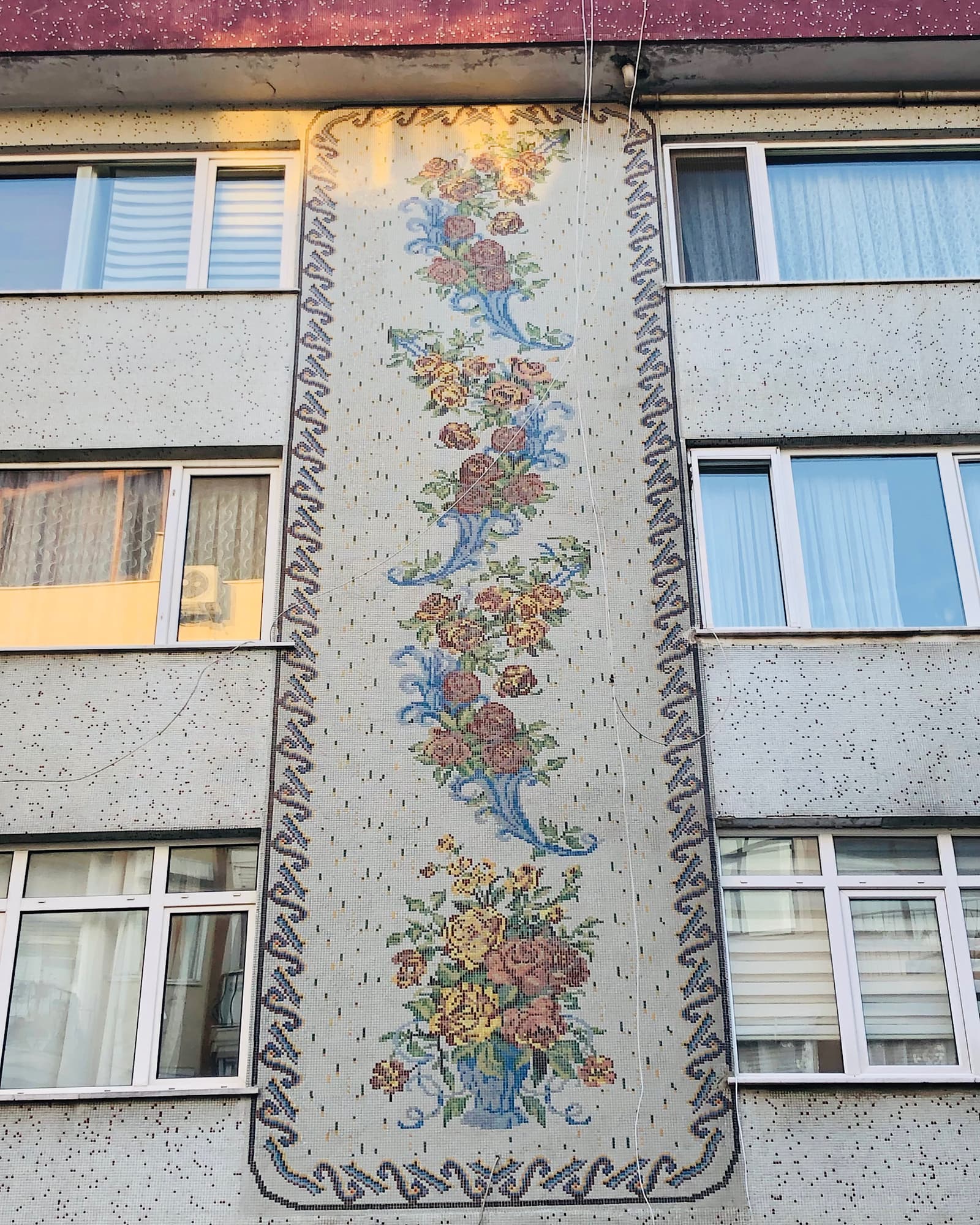 Dilek Apartmanı Mozaik Panosu