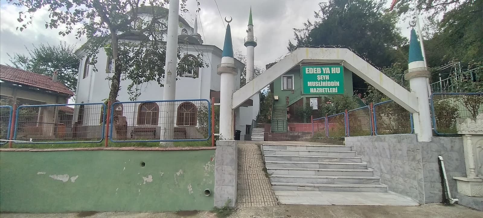 Eş Şeyh Aliyyü-l Müslahiddin Hazretleri