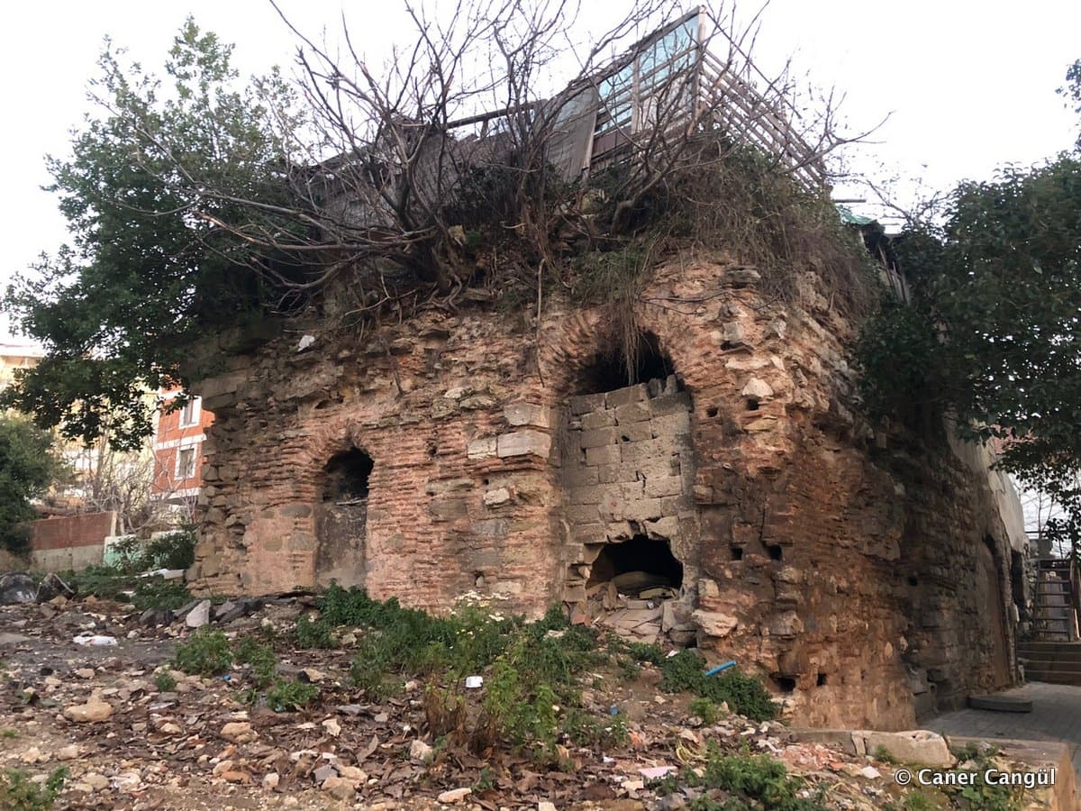 İngiliz Okulu Kalıntıları