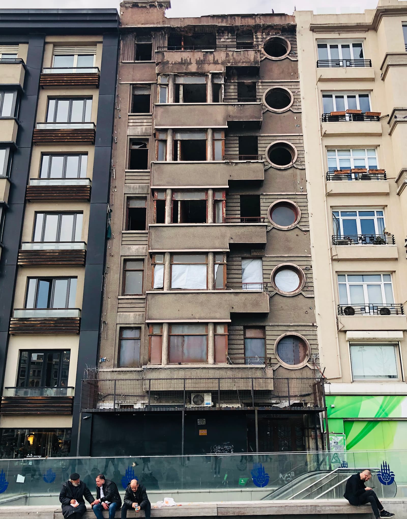 Güneş Apartmanı, Taksim