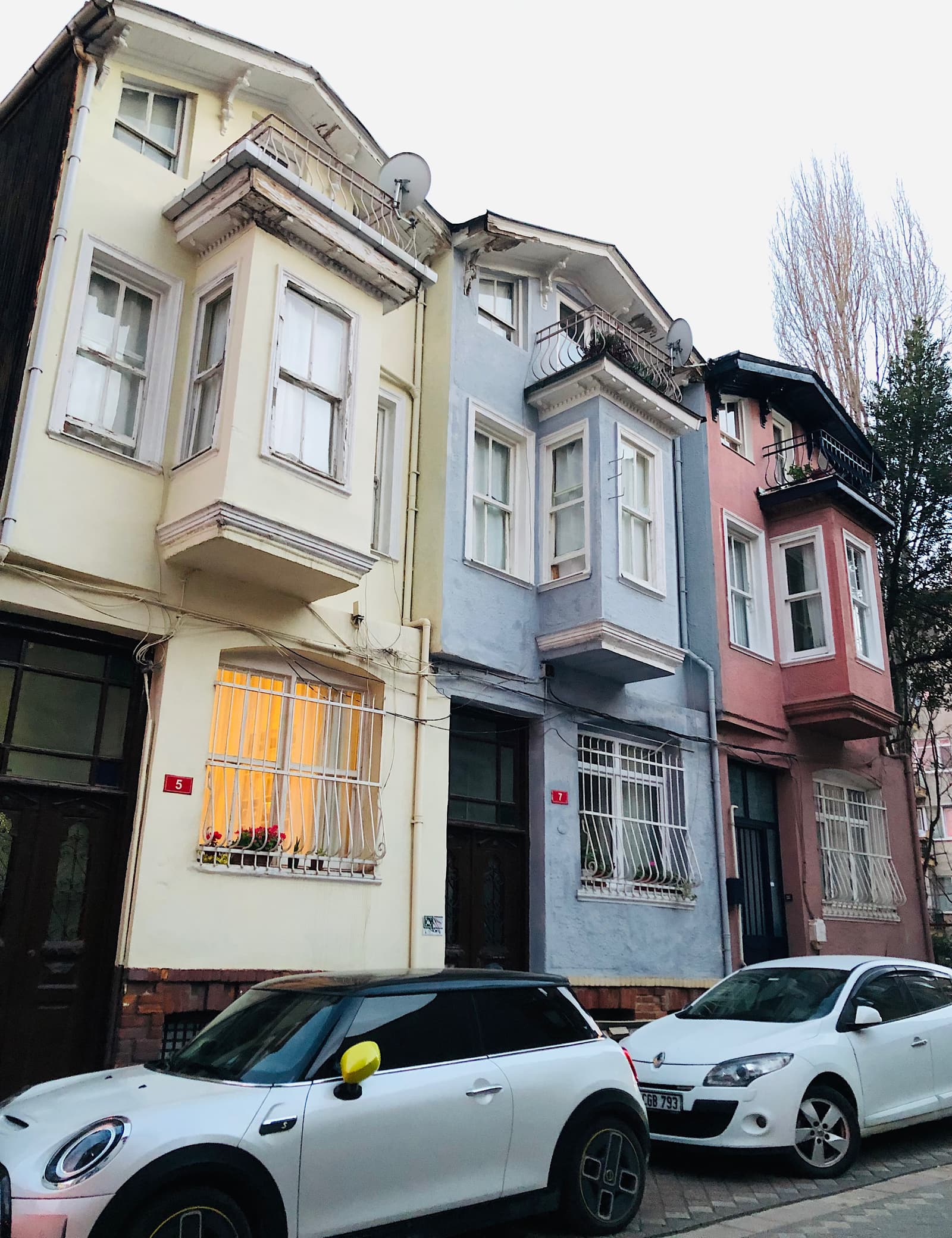 Safa Sokak Sıra Evleri