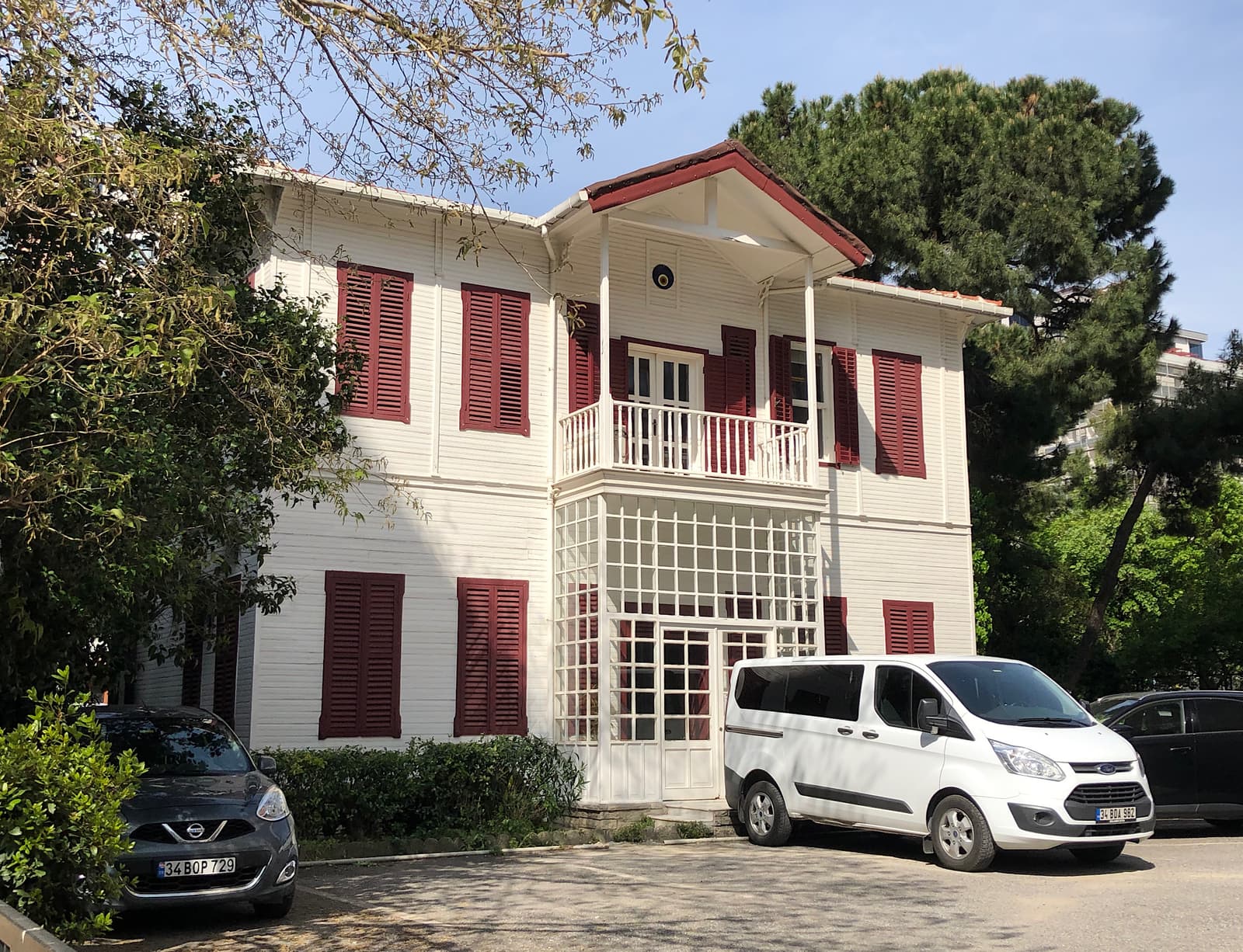 Tarihi Köşk — Merdivenköy, Lütfiye Sokak, 4