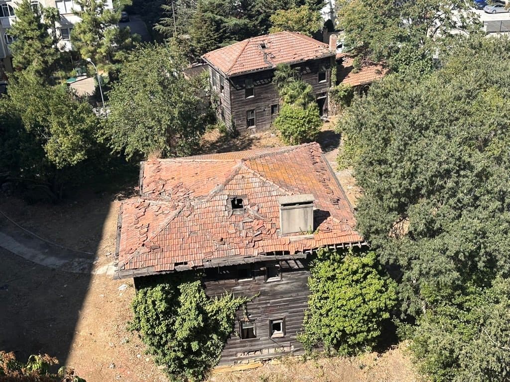 Behçet Bey Köşkü