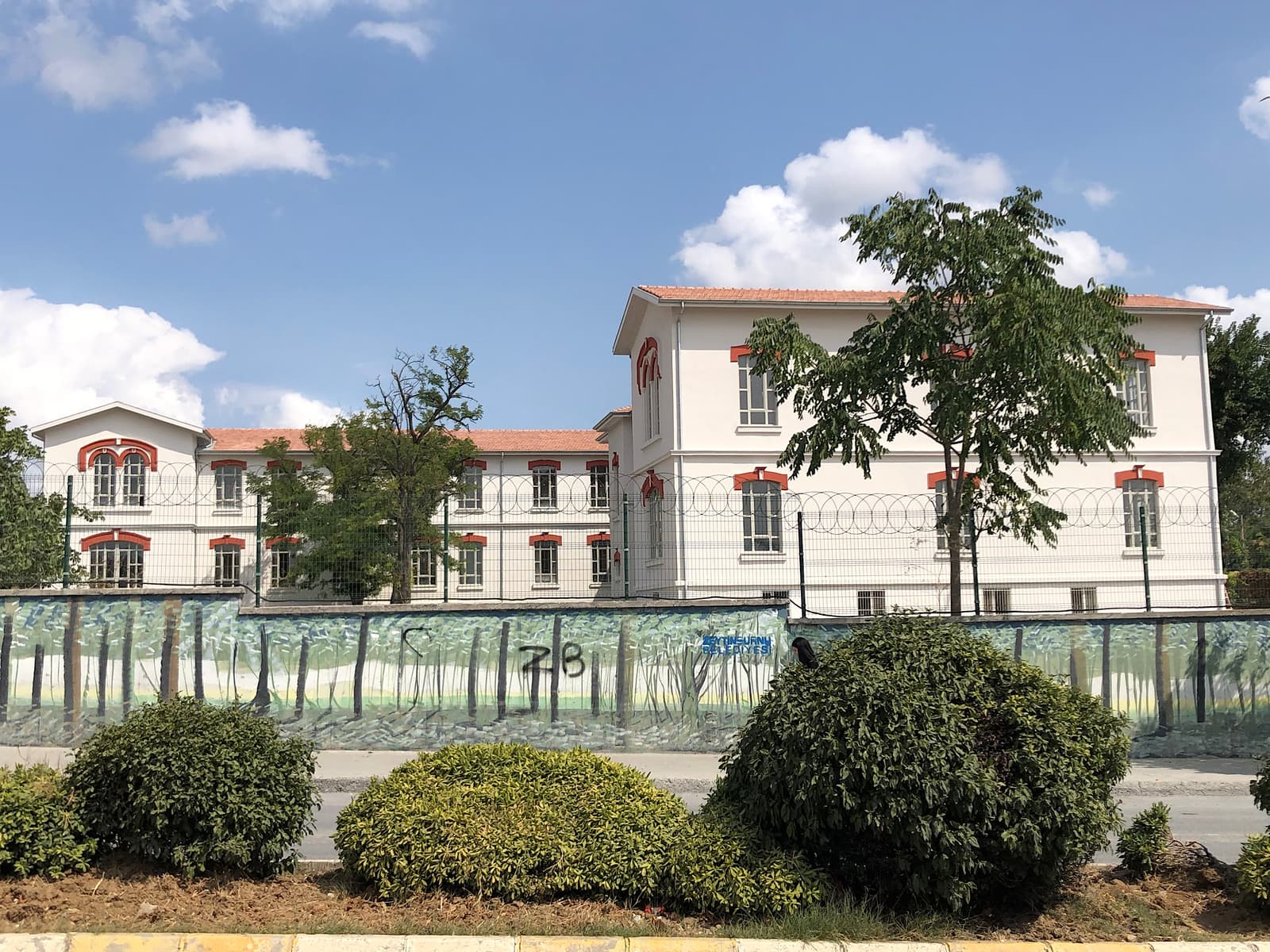 Balıklı Rum Hastanesi İhtiyarhane Binası