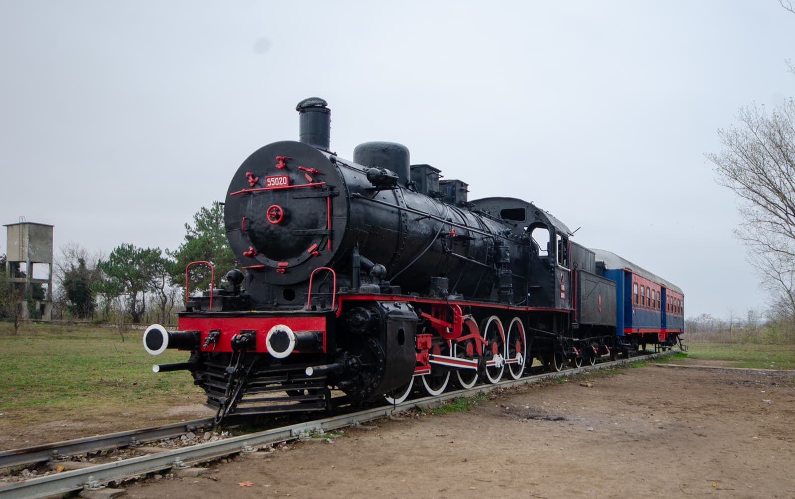 Kara Tren, 55020