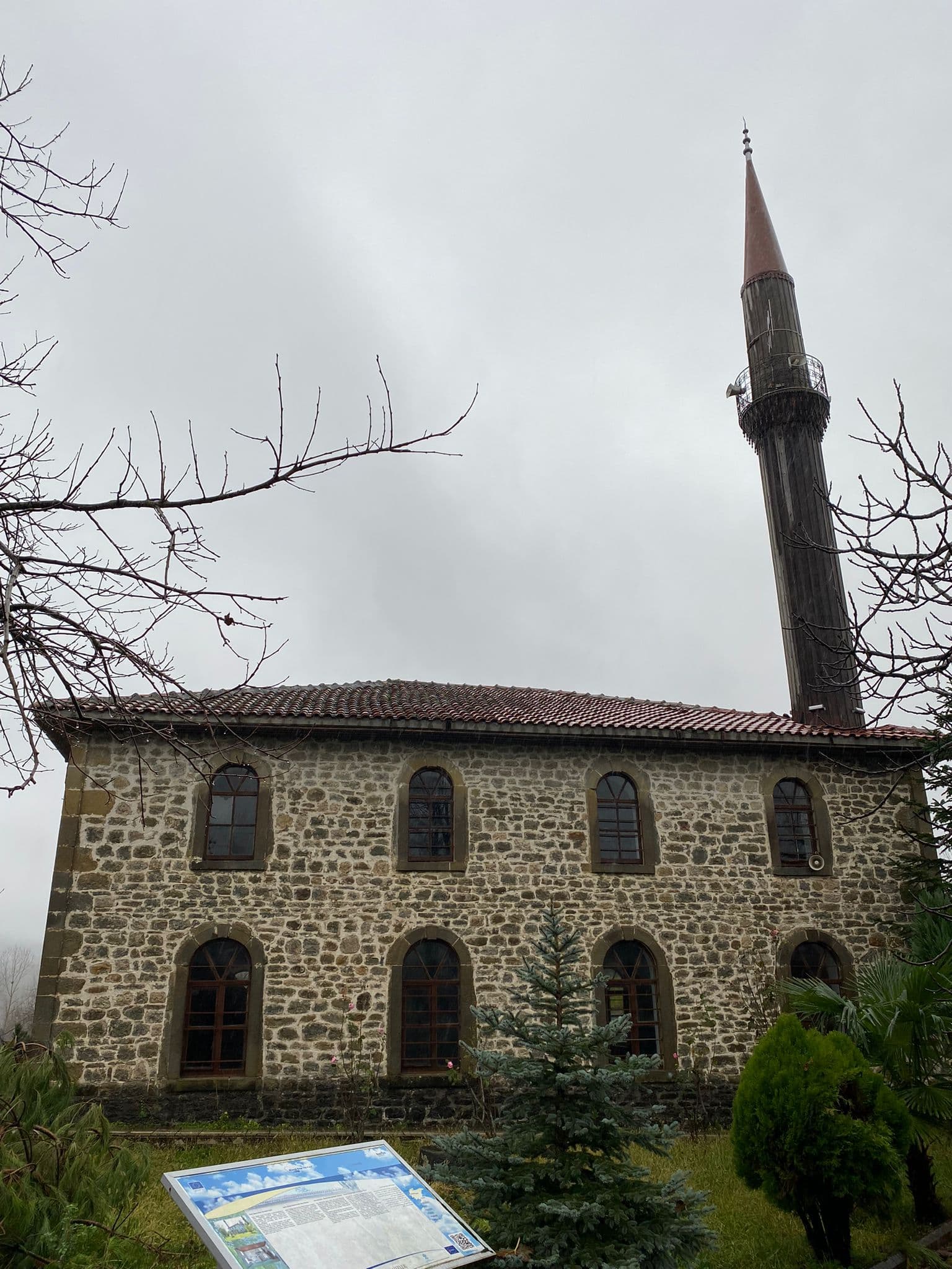 Uğurlu Köyü Yeni Meze Camii