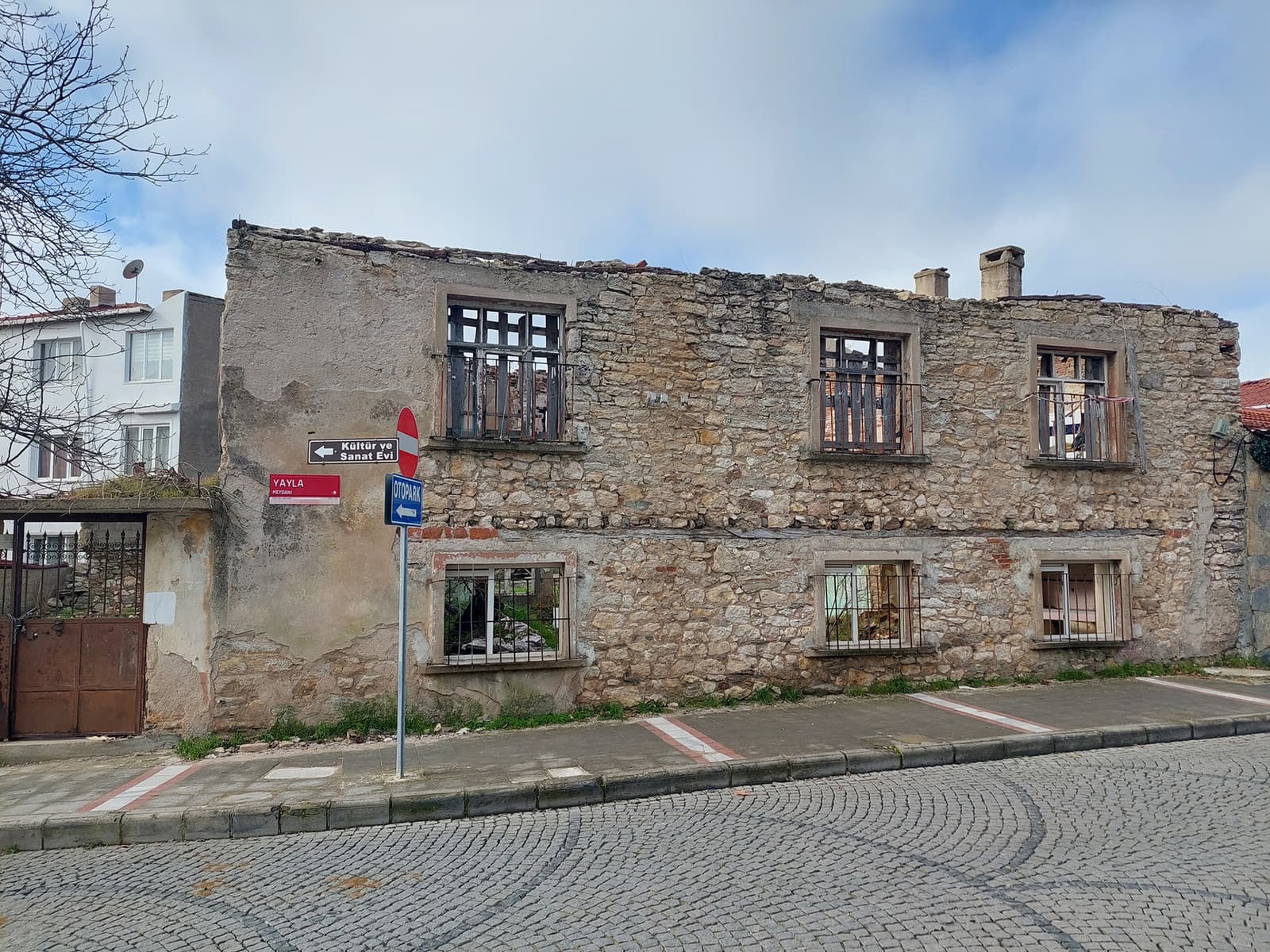 Konut — Camikebir, Yayla Caddesi, 1