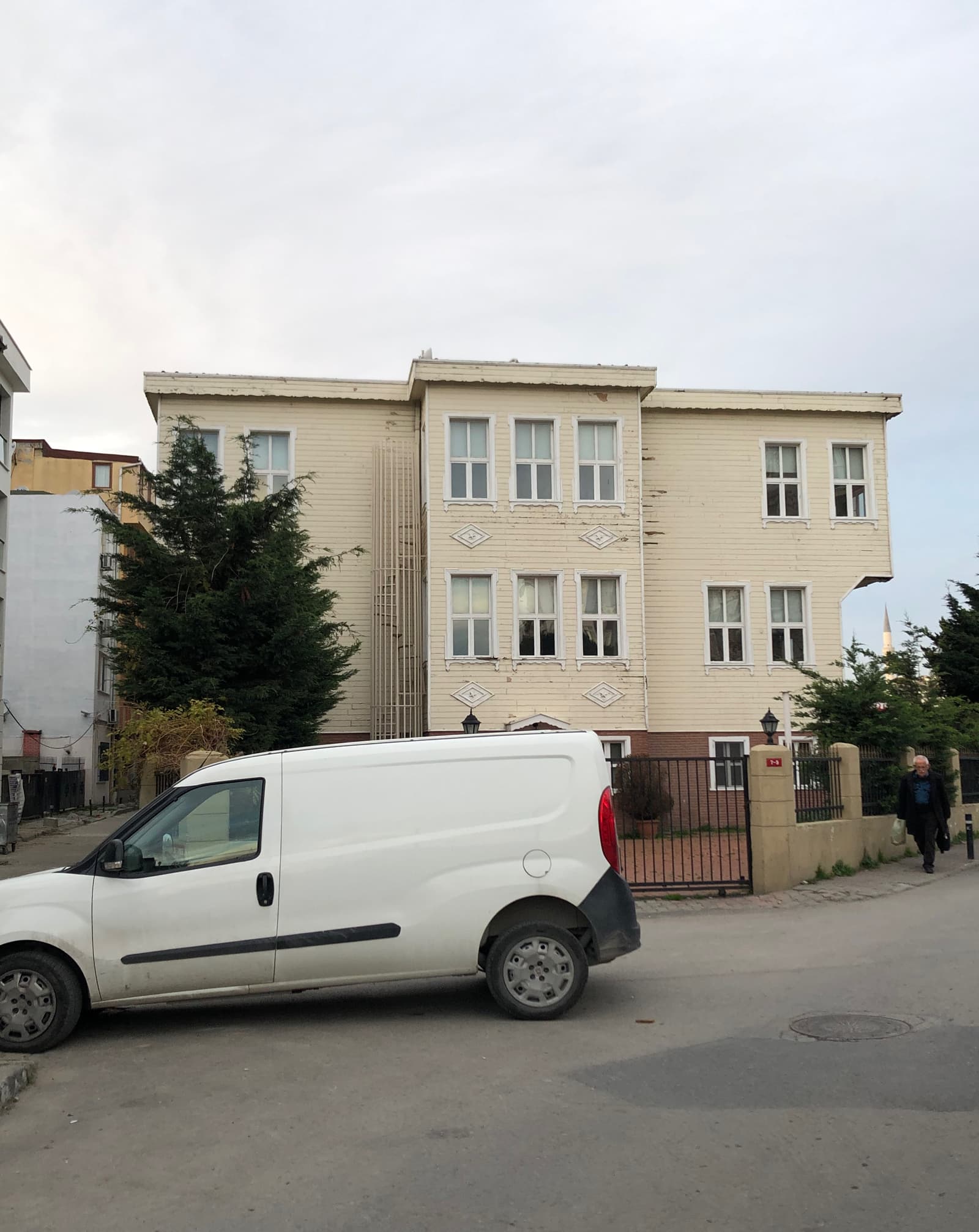 Köşk — Osmanağa, Misk-i Amber, 16