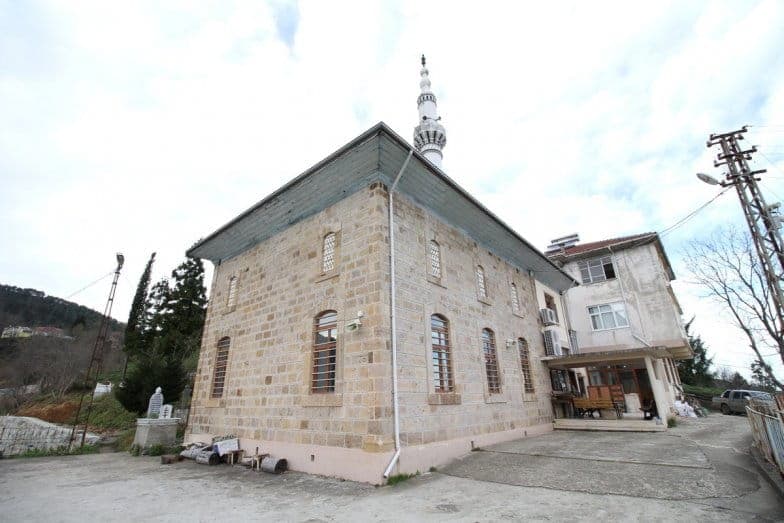 Bölümlü Kaban Camii