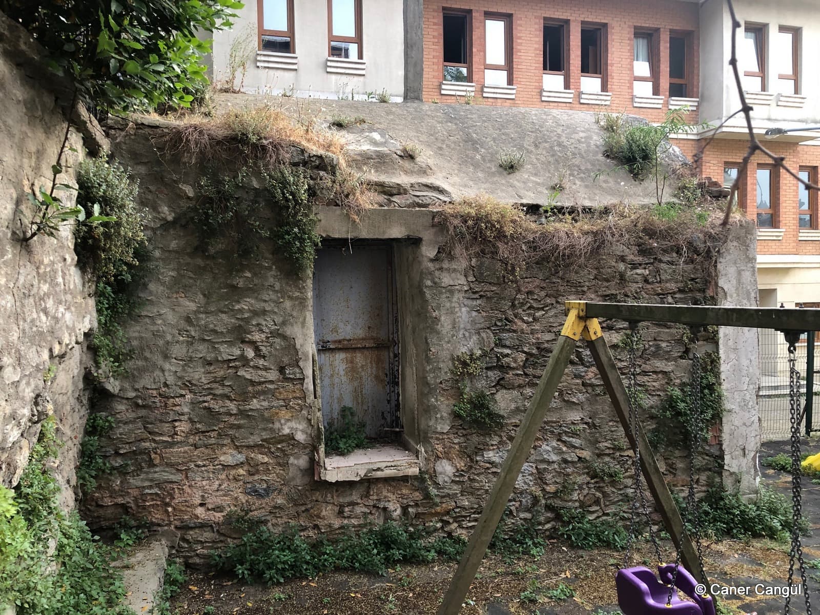 Sarnıç, Toptaşı Meydanı Sokak