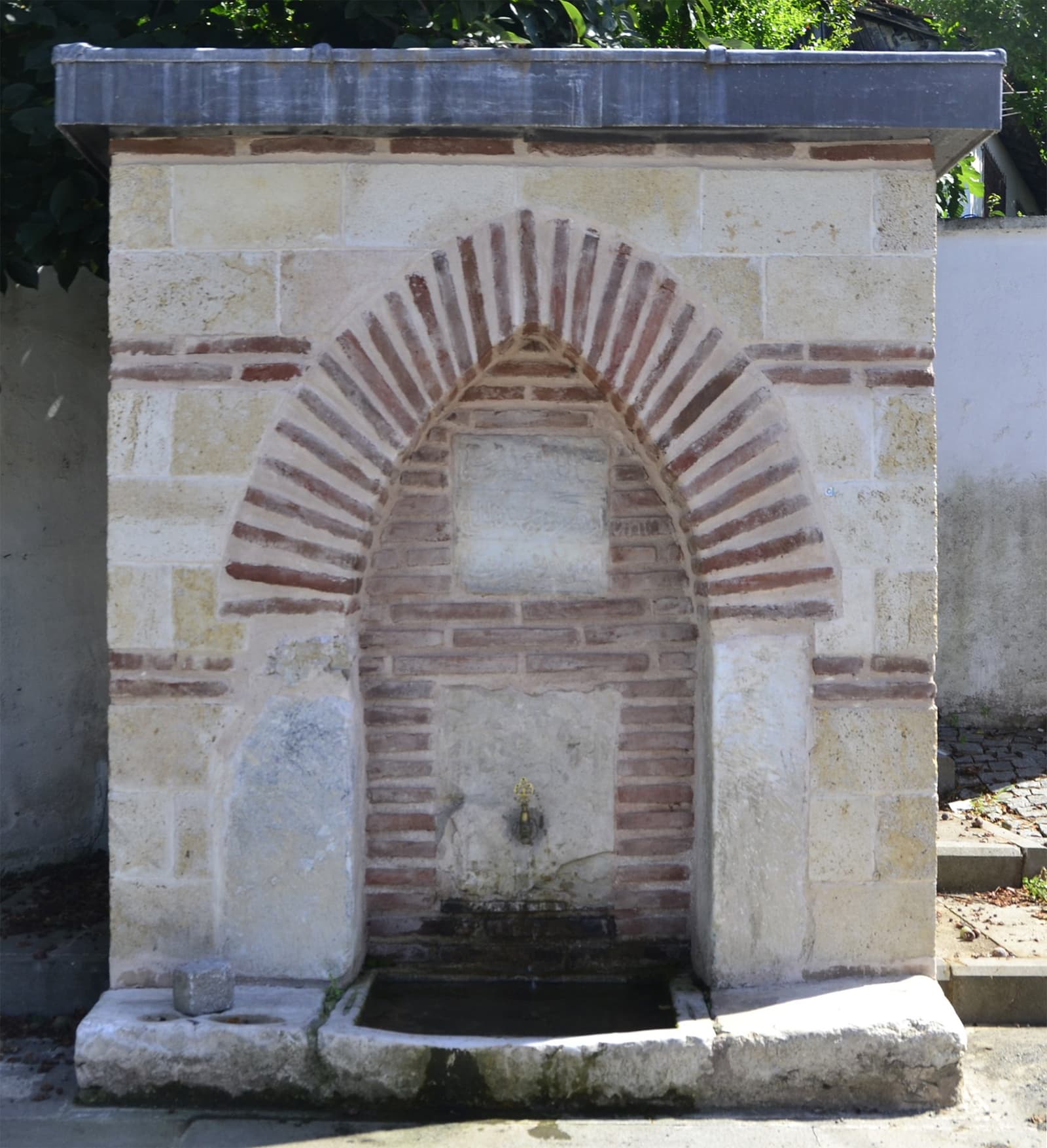 Çeşme 2, Gölcük