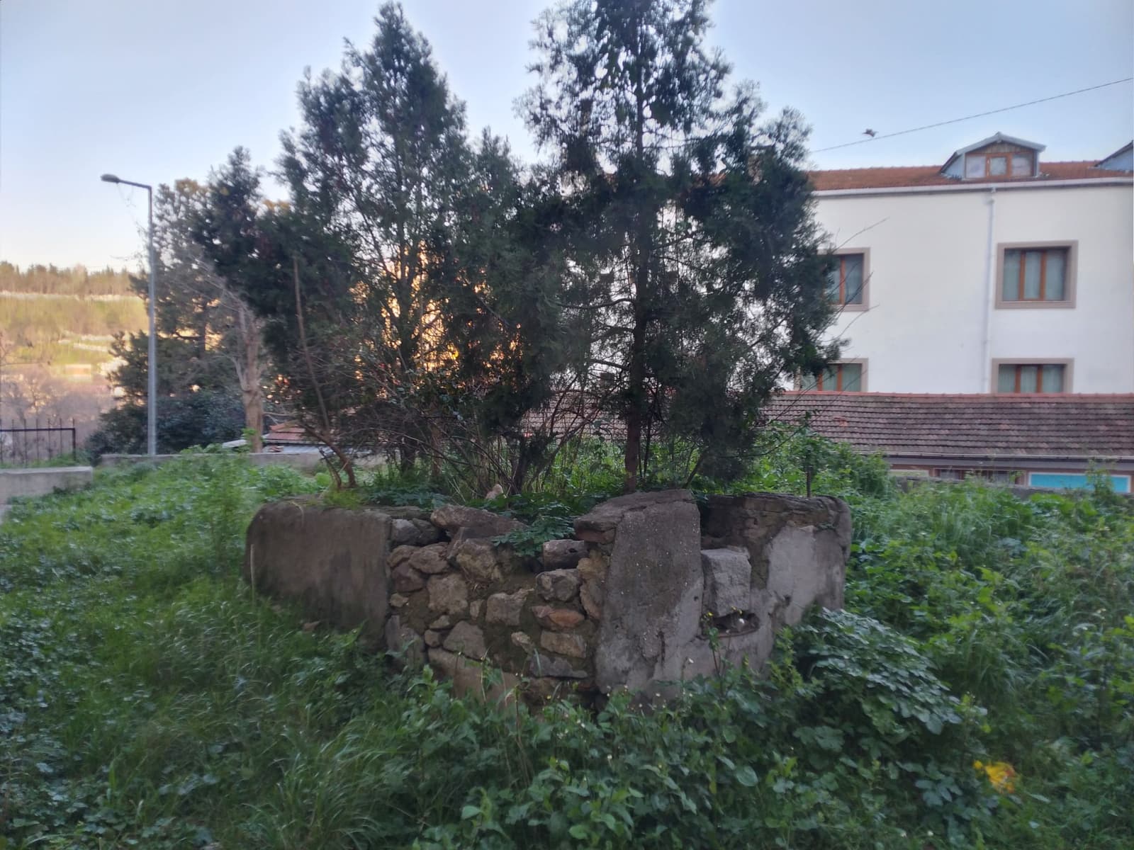 Zincirli Ali Baba Türbesi
