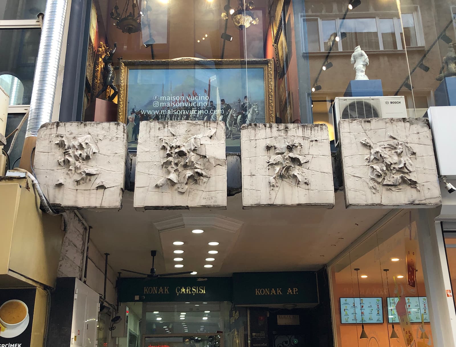 Konak Çarşısı Seramik Panoları