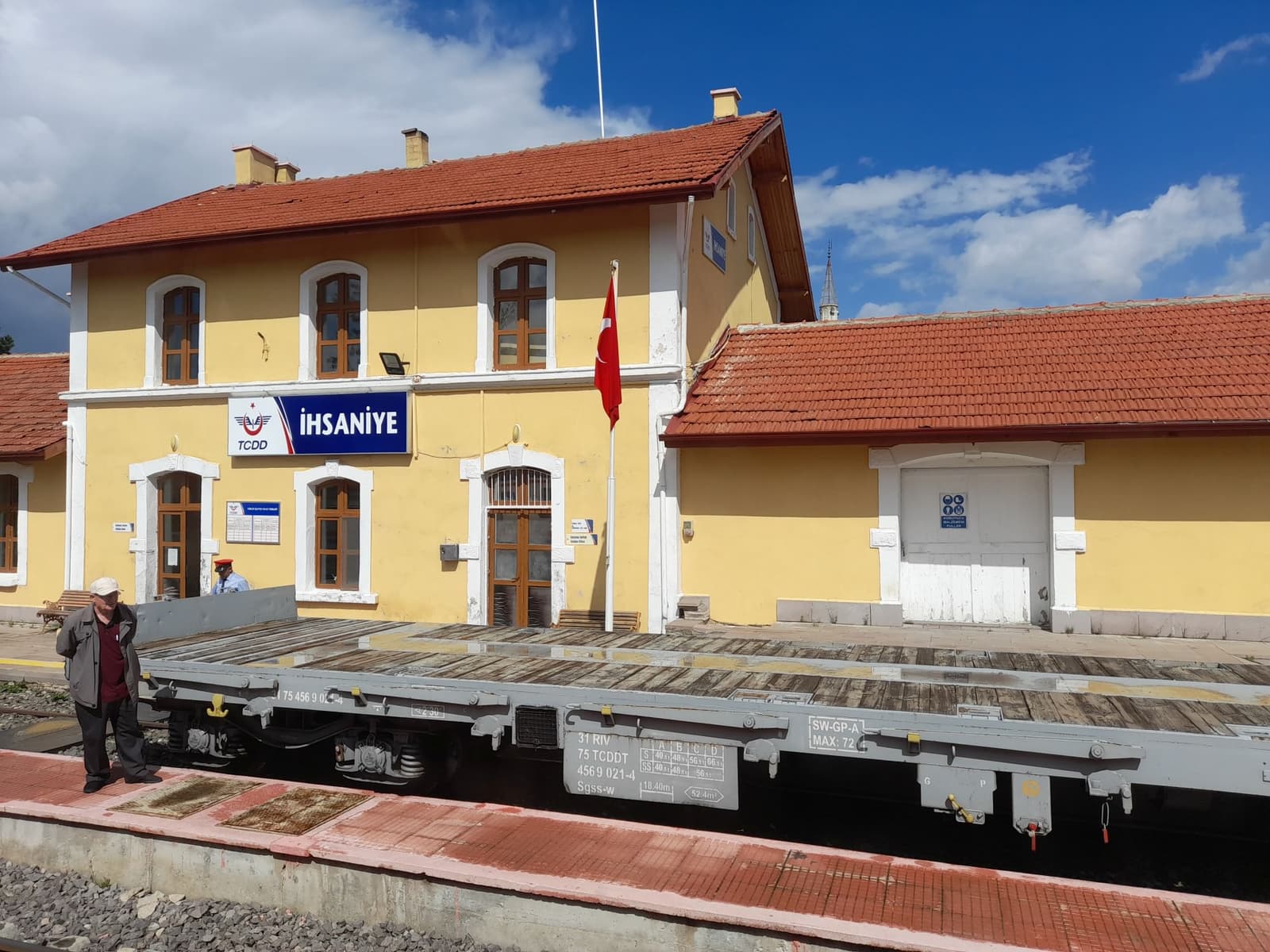 İhsaniye Tren İstasyonu