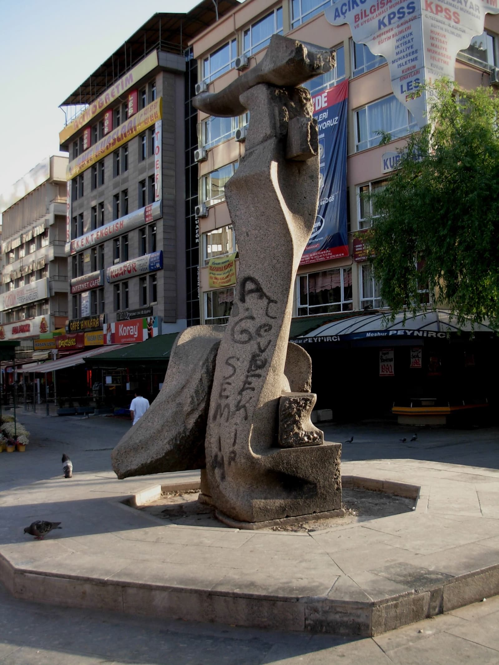 Taşankara Heykeli