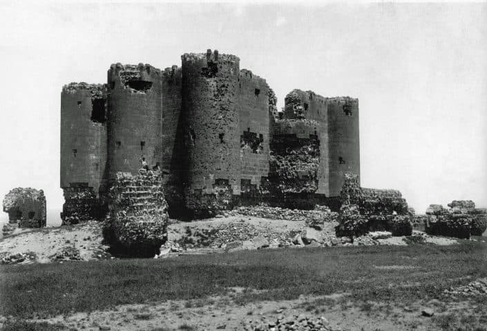 Tignis Kalesi