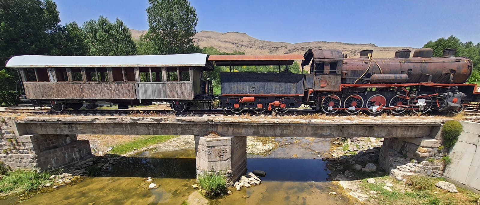 Kara Tren, 56912
