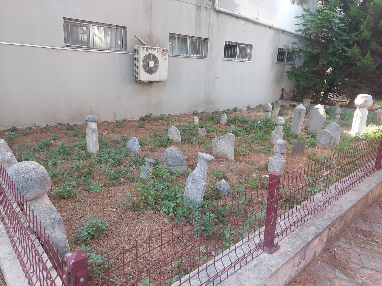 Karakaş Bey Camii Haziresi