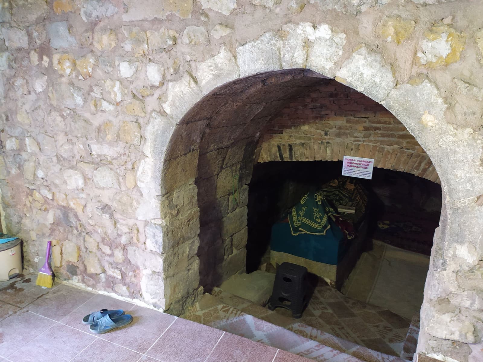 Şah Süleyman Türbesi