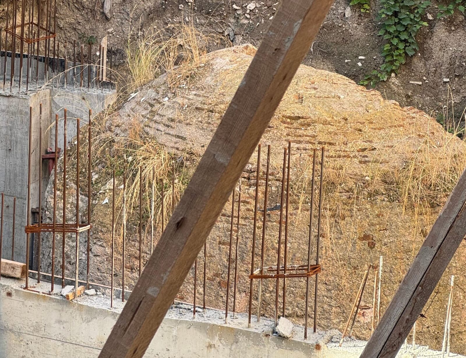 Sarnıç, İkiyüzlü Çeşme Sokak