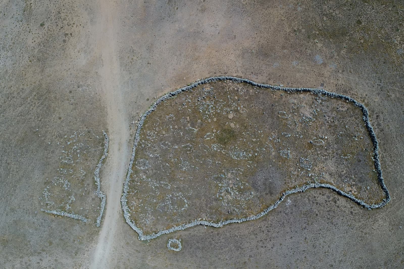 Karlıca Şehitliği