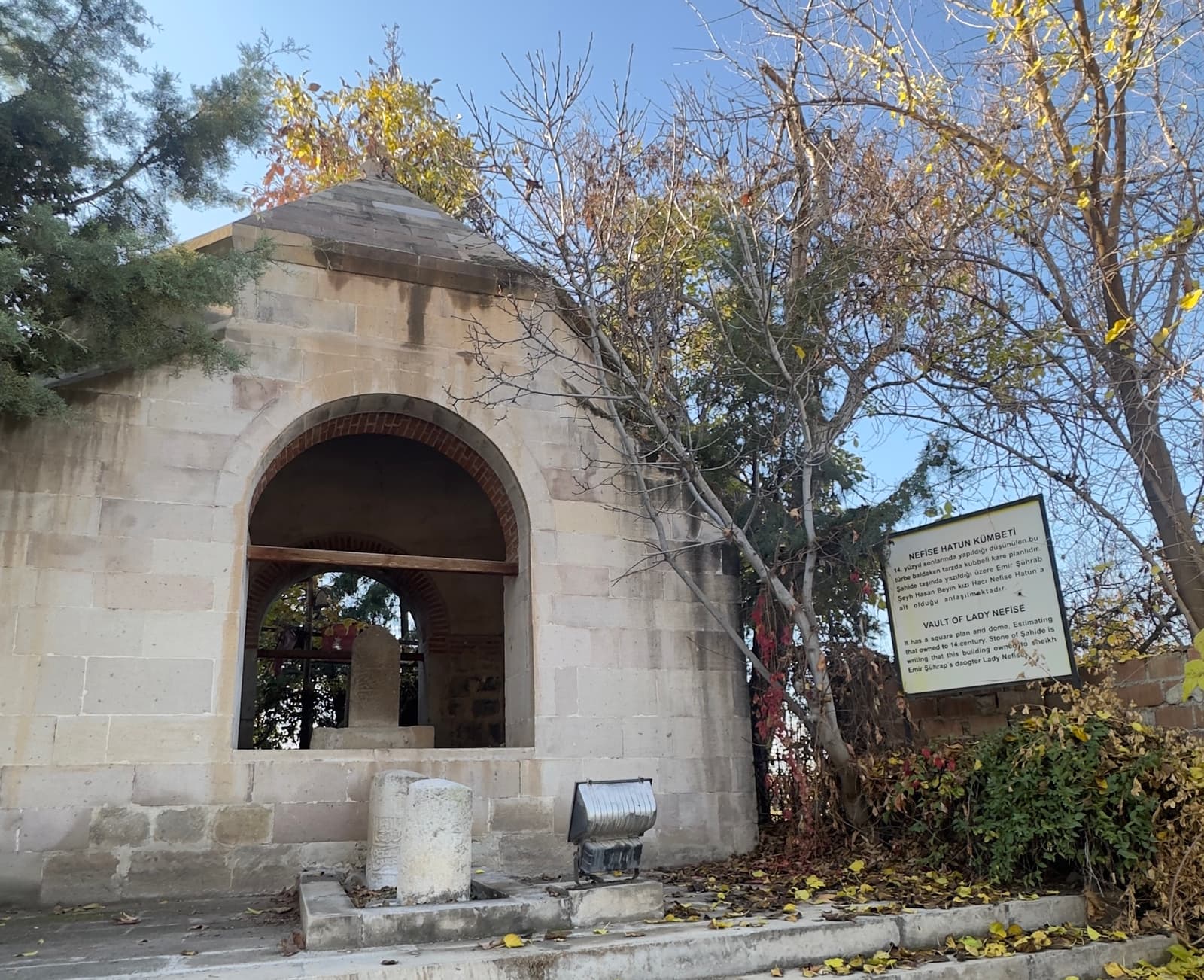 Nefise Hatun Kümbeti